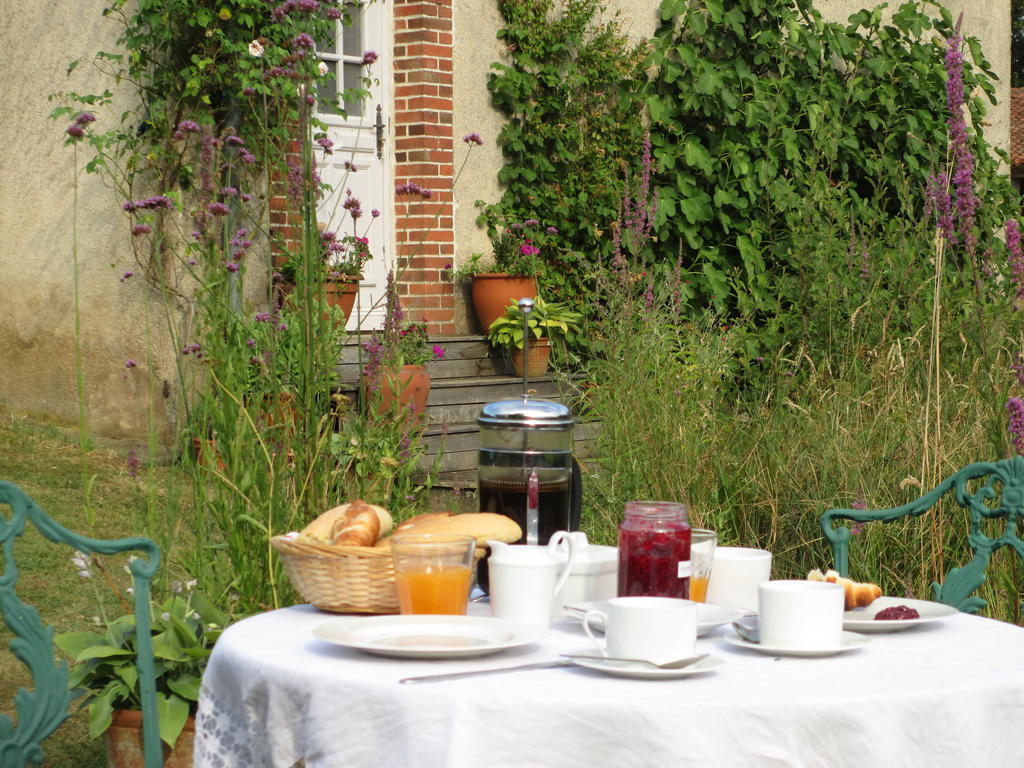 Chez Tartaud Villa Lathus St Remy Exterior photo